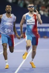 Timothée Adolphe et Jeffrey Lami, para athlétisme, aux Jeux Paralympiques de Paris 2024