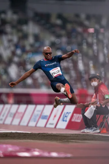 Ronan Pallier lors de la finale du saut en longueur T11 des Jeux Paralympiques de Tokyo 2020