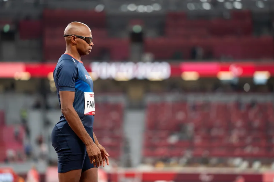 Ronan Pallier lors de la finale du saut en longueur T11 des Jeux Paralympiques de Tokyo 2020
