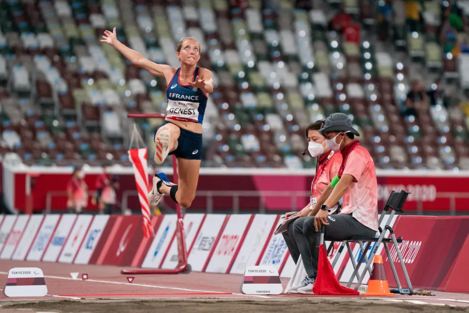 Manon Genest lors du saut en longueur des Jeux Paralympiques de Tokyo