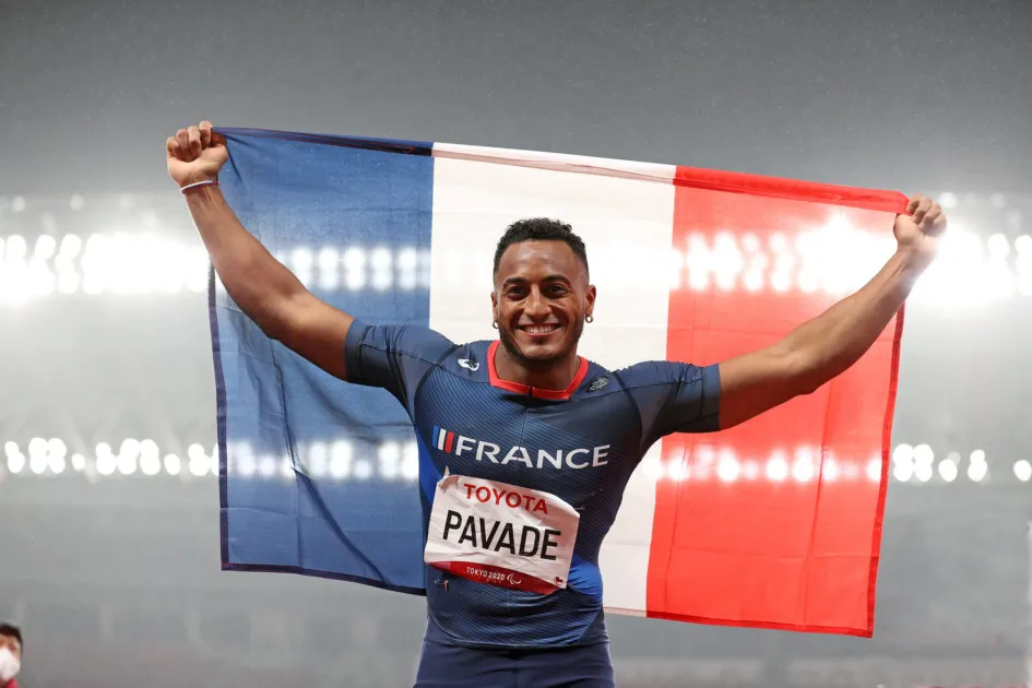 Dimitri Pavadé lors de la finale du saut en longueur T64 aux Jeux Paralympiques de Tokyo 2020