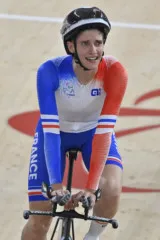 Marie Patouillet sur le vélodrome du Tokyo aux Jeux Paralympiques