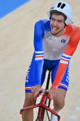 Dorian Foulon sur la piste du vélodrome lors des Jeux Paralympiques de Tokyo 2020