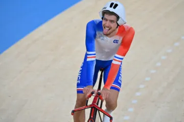Dorian Foulon sur la piste du vélodrome lors des Jeux Paralympiques de Tokyo 2020