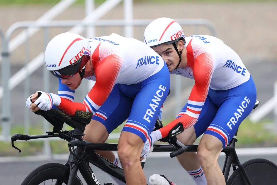 Alexandre Lloveras et Corentin Ermenault lors du contre la montre aux Jeux Paralympiques de Tokyo 2020