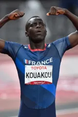 Charles-Antoine Kouakou sur la piste du stade olympique de Tokyo lors des Jeux Paralympiques