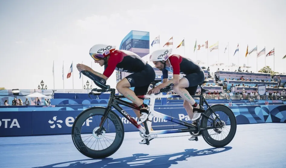 Thibaut Rigaudeau et Cyril Viennot, para triathlon, aux Jeux Paralympiques de Paris 2024