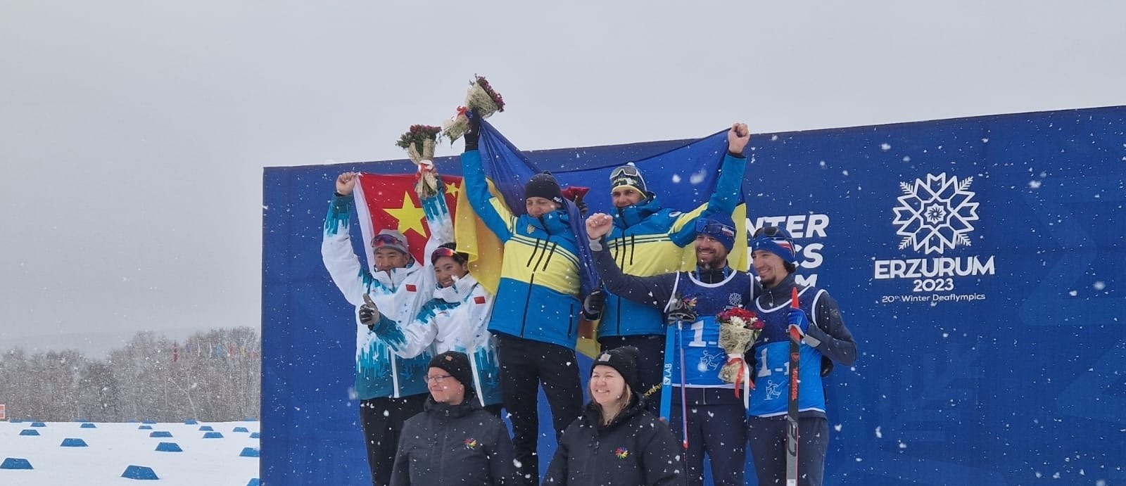 La première médaille du ski de fond aux Deaflympics Comité Paralympique